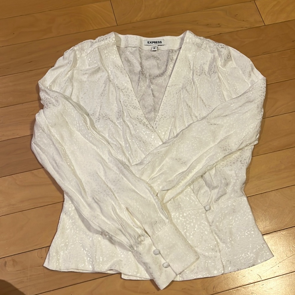 Perfect condition button blouse from express size xs